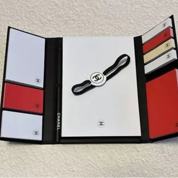COPY - CHANEL La Collection 2024 Novelty  set stationery and Cable Cord Holder … - Picture 7 of 8